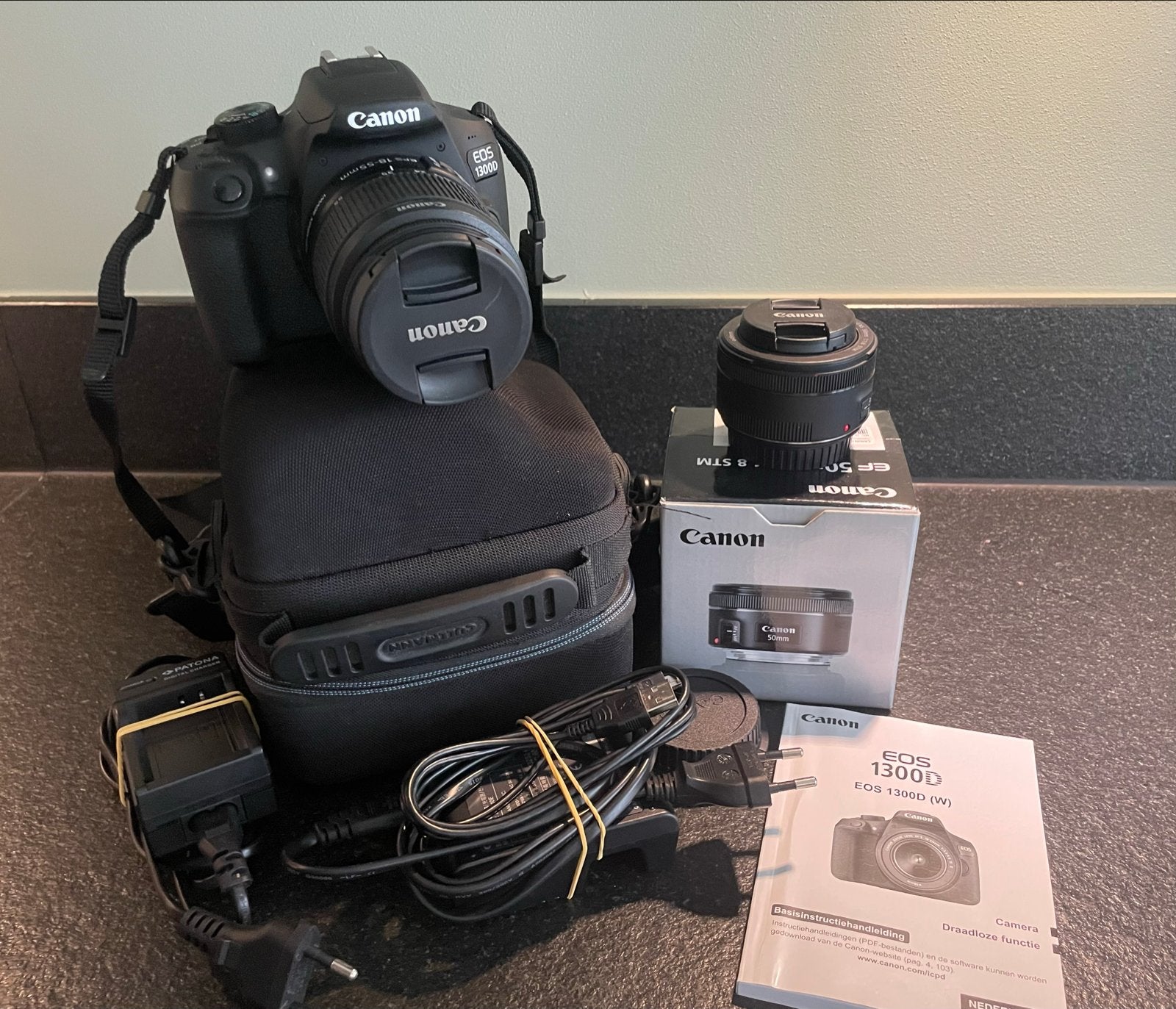 Canon EOS 1300D spiegelreflexcamera met 2 lenzen en tas, Spiegelreflex, Verzenden, Canon, 18 megapixels