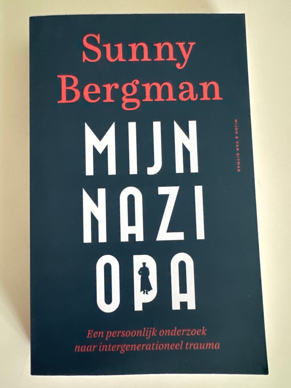 Mijn Nazi Opa - Sunny Bergman (Boek), Boeken, Ophalen of Verzenden, Zo goed als nieuw, Overige