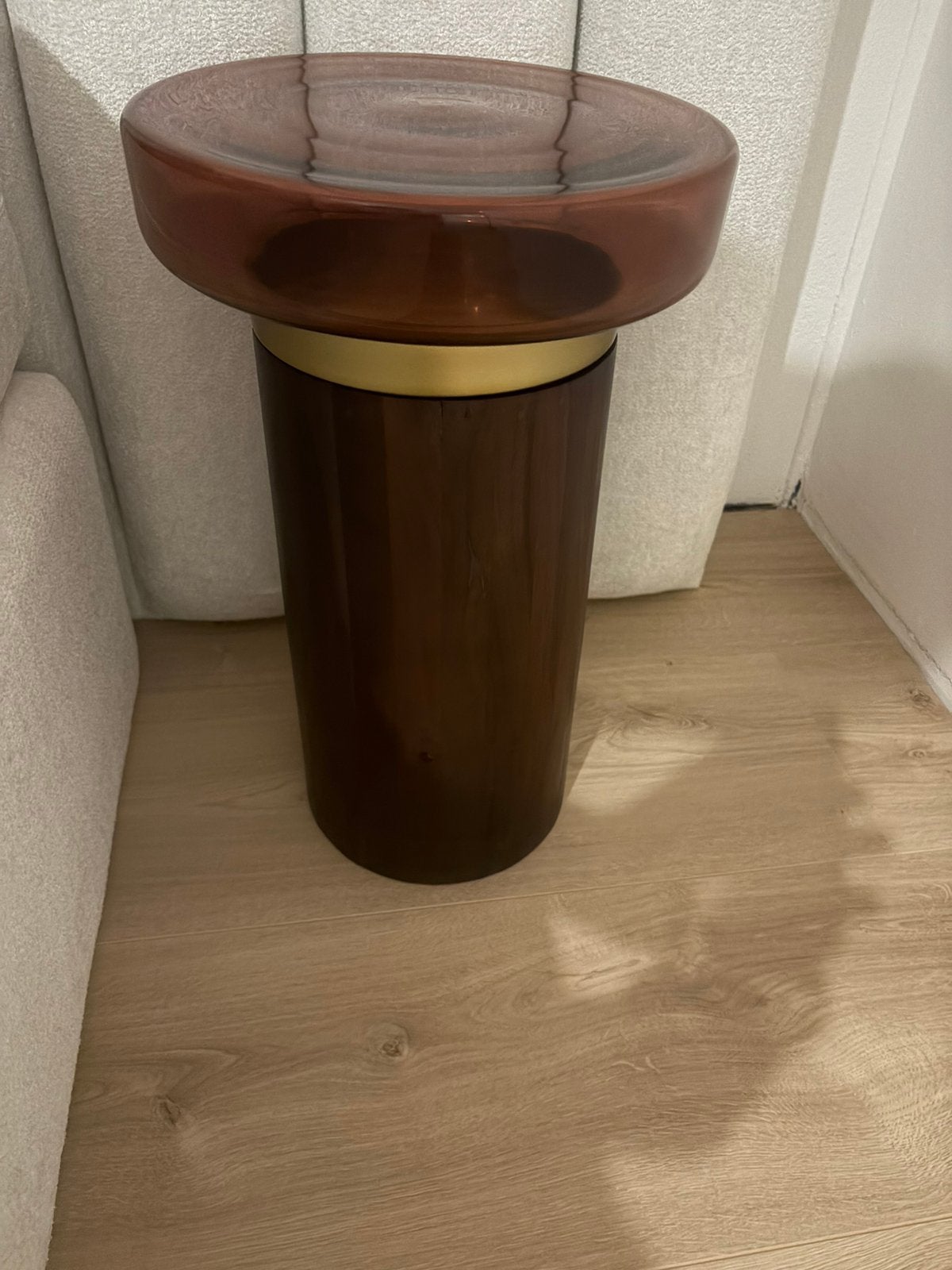 Altea bijzettafel burgundy hout en goud, Minder dan 55 cm, Rond, Zo goed als nieuw, Ophalen