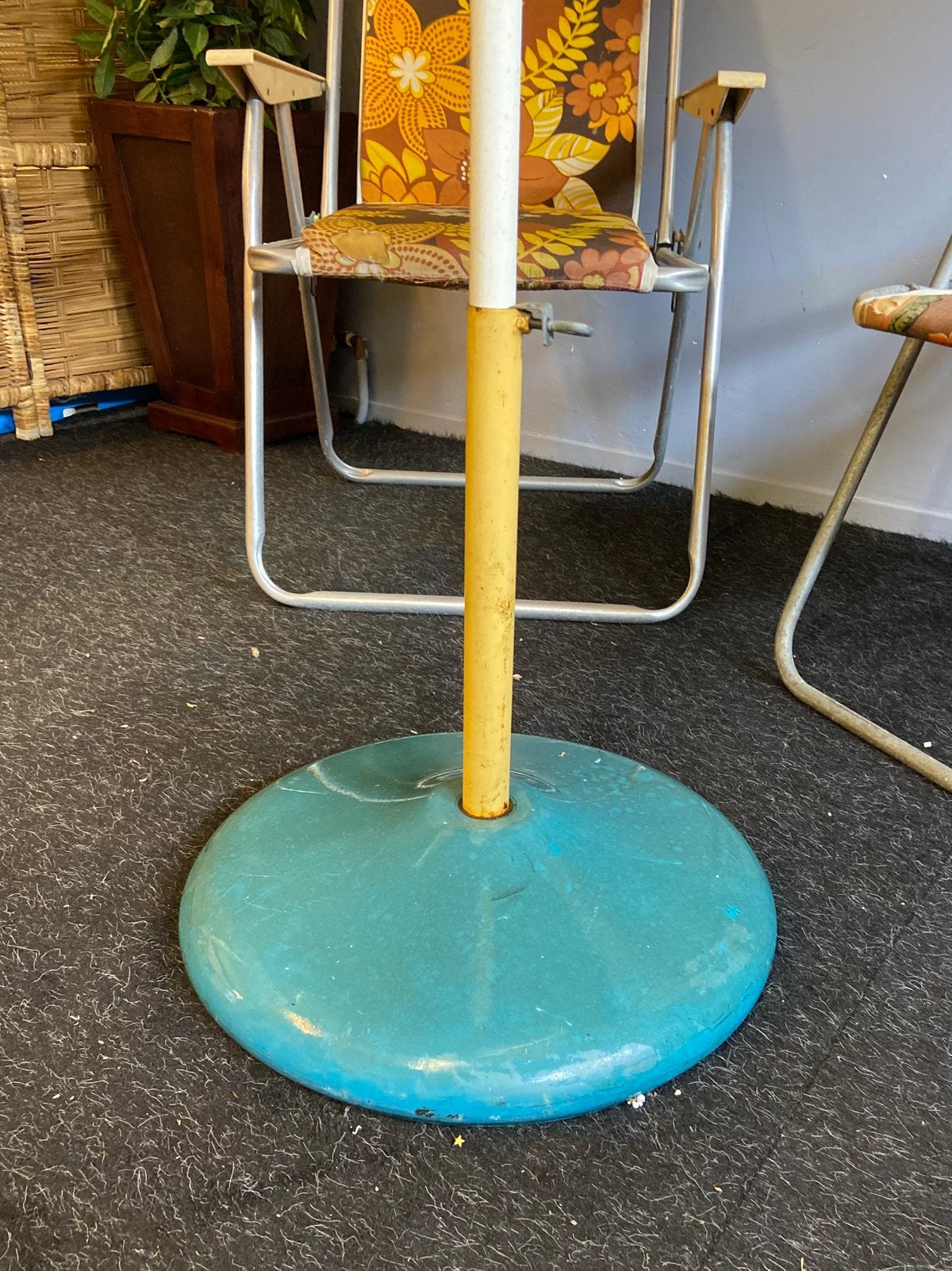 Originele retro vintage parasolvoet groen beton ., Tuin en Terras, Ophalen, Gebruikt, Parasolvoet, Nvt