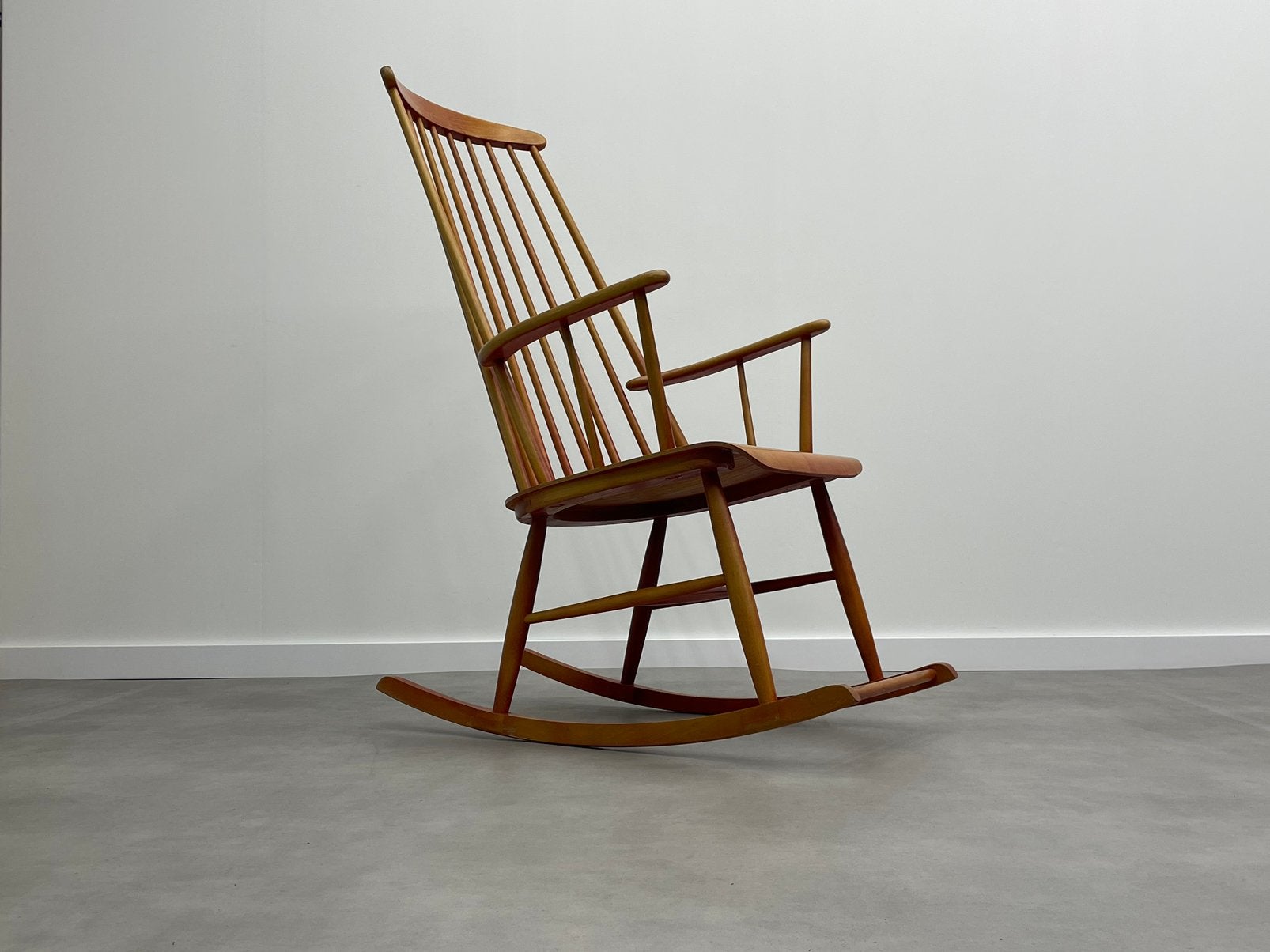 Vintage schommelstoel, Huis en Inrichting, Stoelen, Ophalen, Bruin, Zo goed als nieuw, Vijf, Zes of meer stoelen