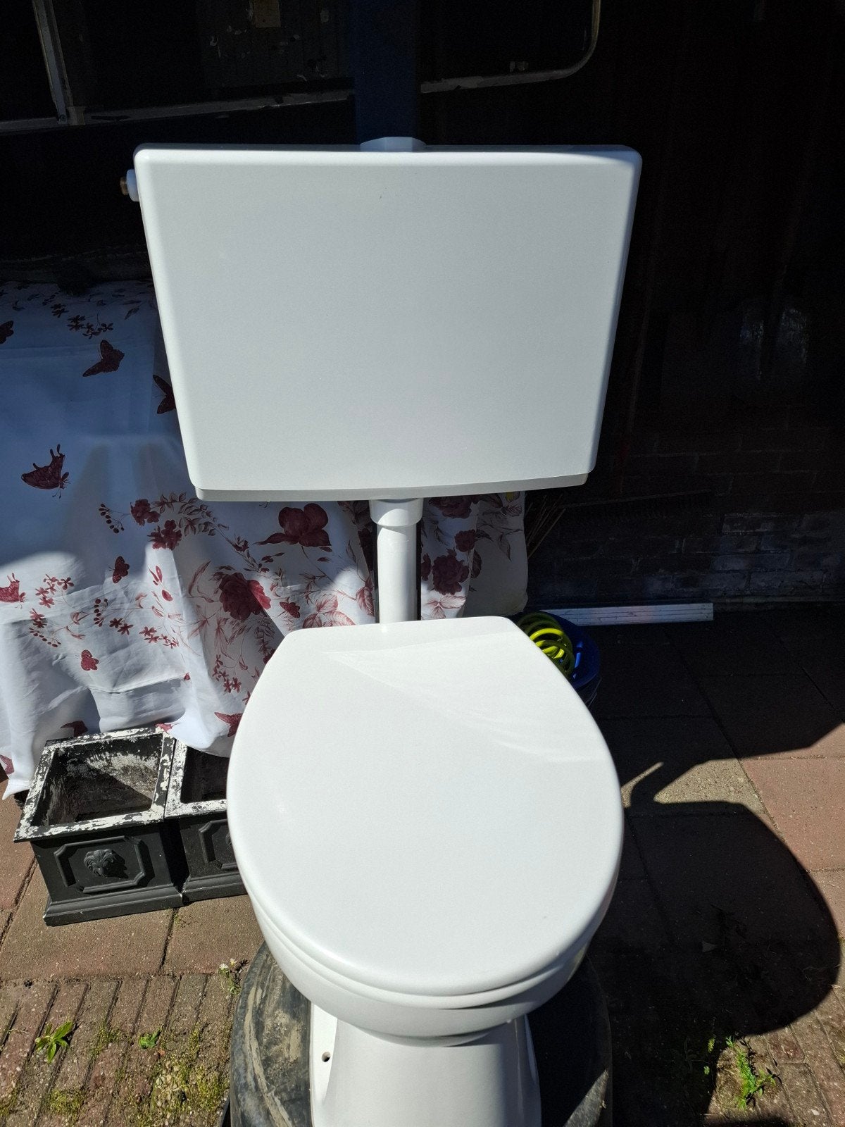 Nieuw ongebruikt toilet met stortbak, Ophalen, Nieuw, Toilet