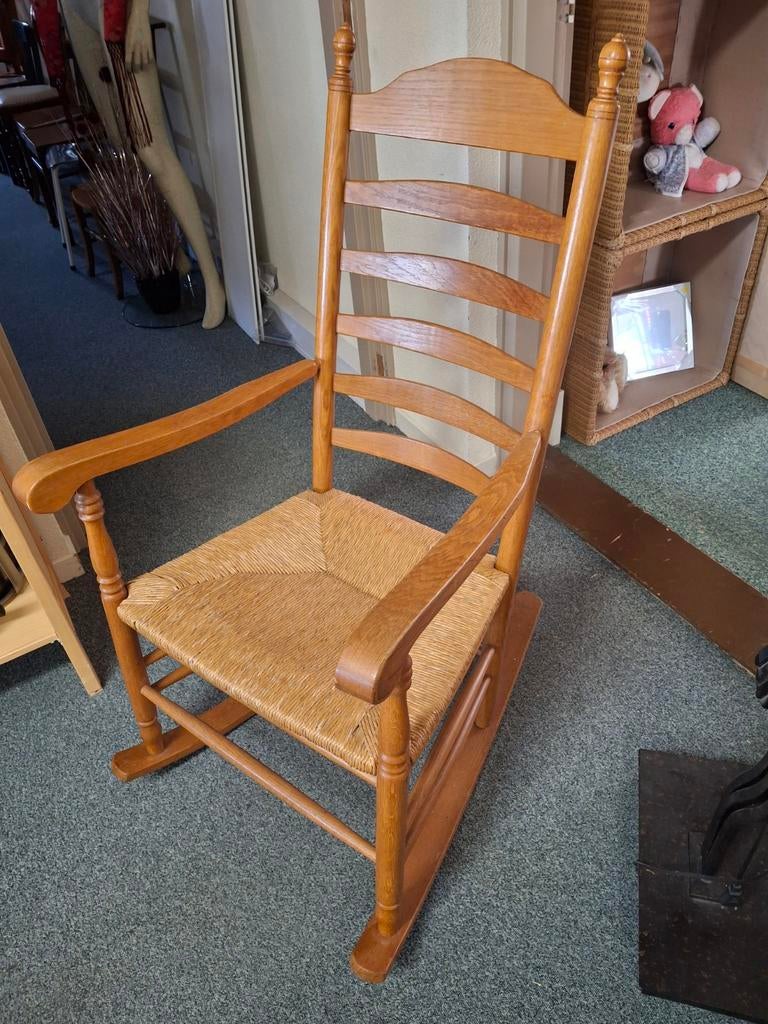 Mooie Houten Schommelstoel met rieten zitting, Ophalen, Gebruikt, Bruin, Hout