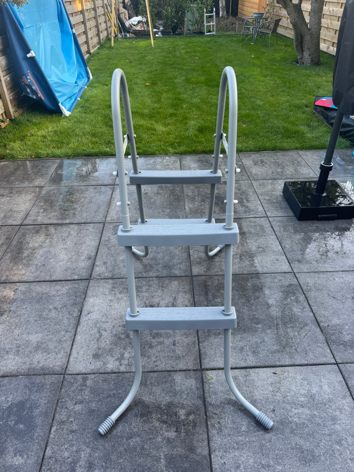 Zwembadtrapje - Bestway 84cm als nieuw, Tuin en Terras, Ophalen of Verzenden, Gebruikt, Ladder
