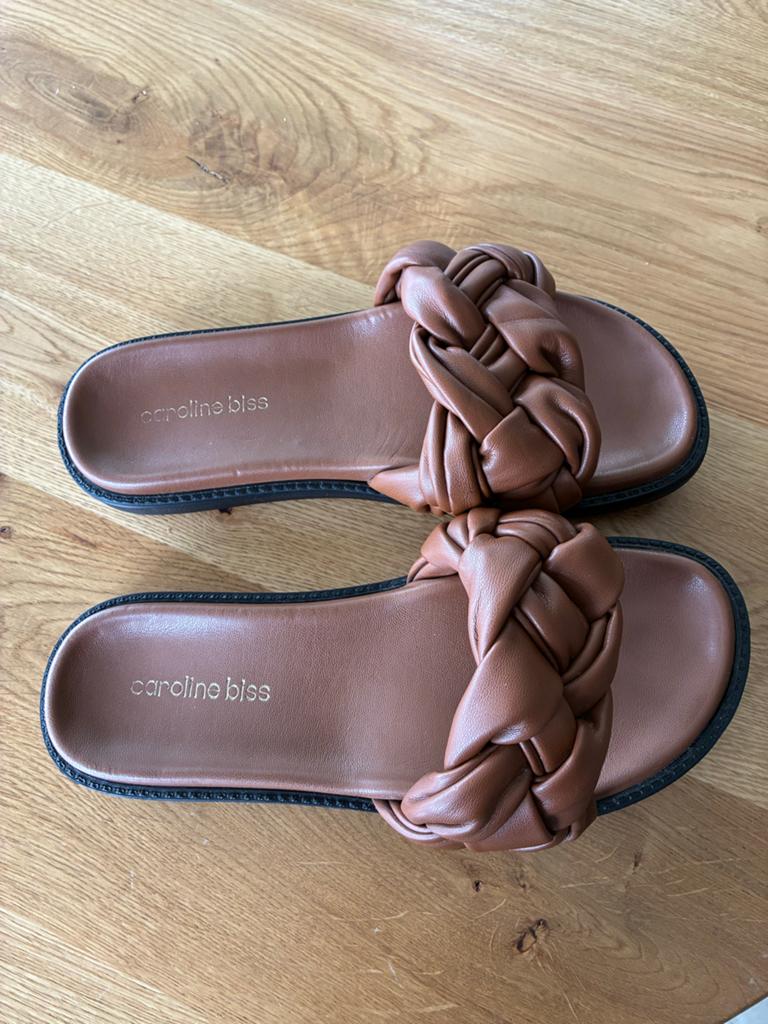 Caroline Biss leren slippers maat 36, Verzenden, Zo goed als nieuw, Bruin, Slippers