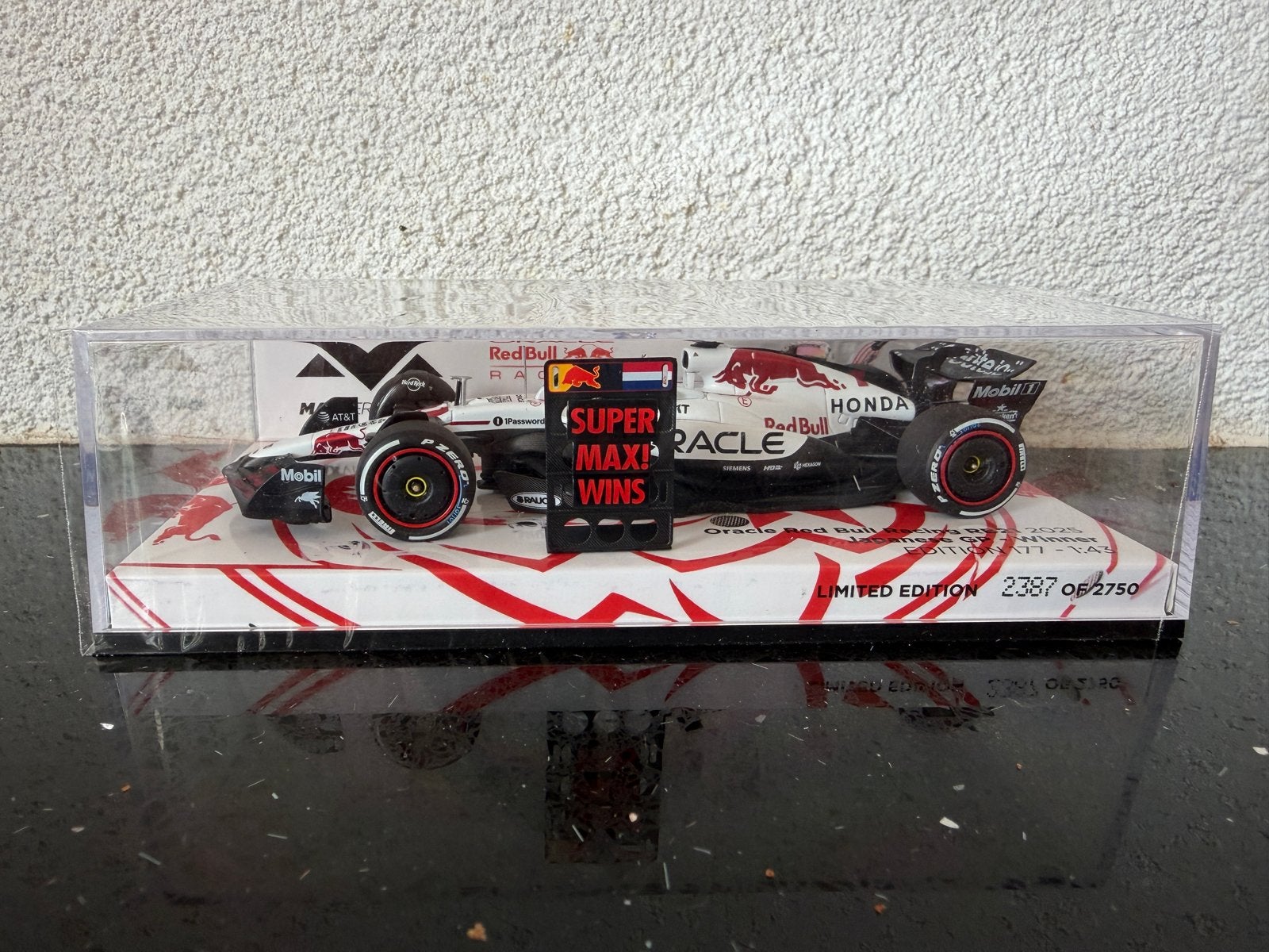 Max Verstappen Winner Japan GP 2025 Minichamps 1:43, Ophalen of Verzenden, Nieuw, Auto, MiniChamps