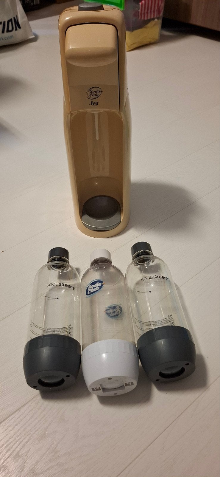 SodaStream Jet met 3 flessen en volle luchtfles, Ophalen