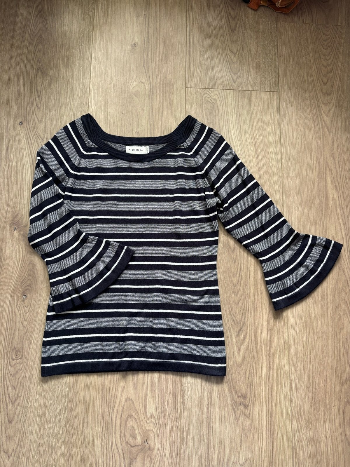 Gestreepte trui met trompetmouwen - Bien Bleu, Ophalen of Verzenden, Gedragen, Maat 38/40 (M), Blauw