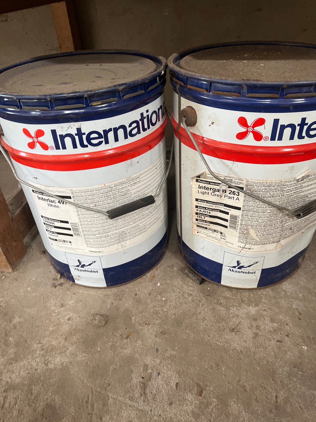 International Interlac 497 Verf - Wit (20L) & Lichtgrijs (16, Doe-het-zelf en Verbouw, Verf, Beits en Lak, Ophalen, Gebruikt, Wit