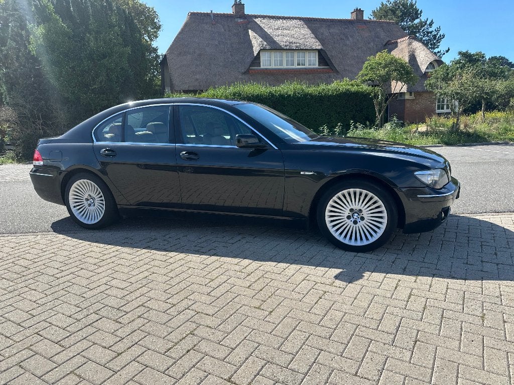 Youngtimer Exclusieve BMW 750 4.8  AUTOMAAT Full Options APK, Automaat, Achterwielaandrijving, 8 cilinders, 1885 kg