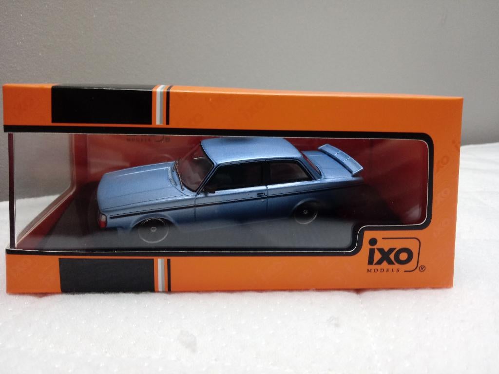 Volvo 240 Turbo Custom '83 1/43 IXO, Ophalen, Nieuw, Auto, Overige merken