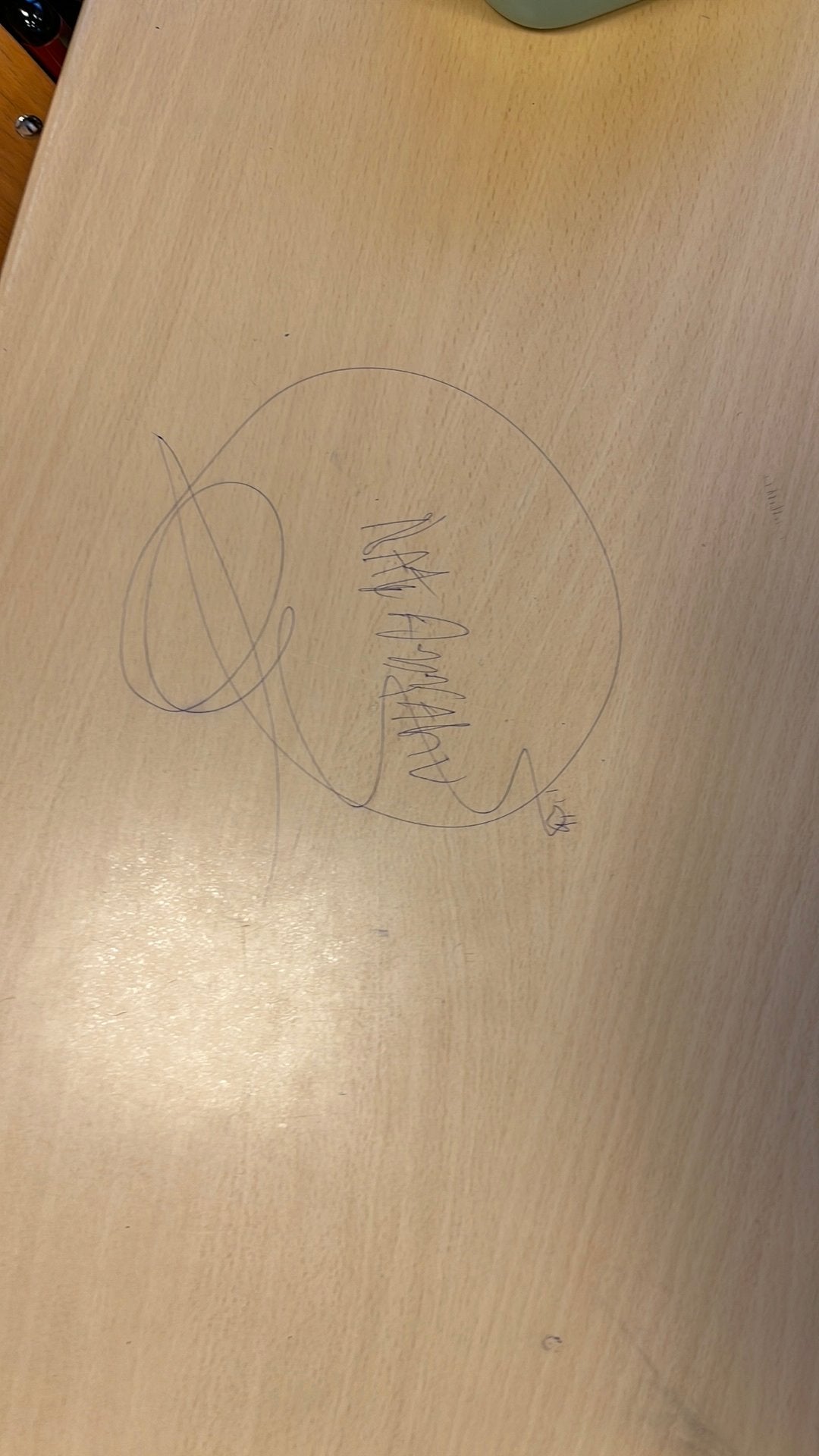 Gesigneerde tafel van idk heel duur, Ophalen, Zo goed als nieuw