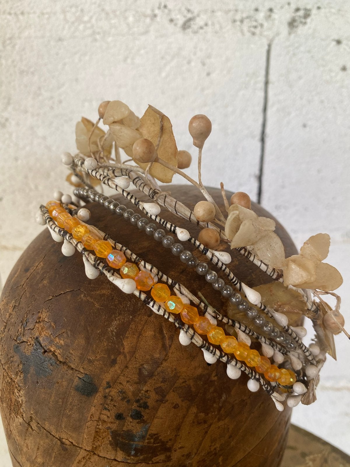 Unieke handgemaakte bruids tiara kralen en waxen bloemen, Antiek en Kunst, Verzenden