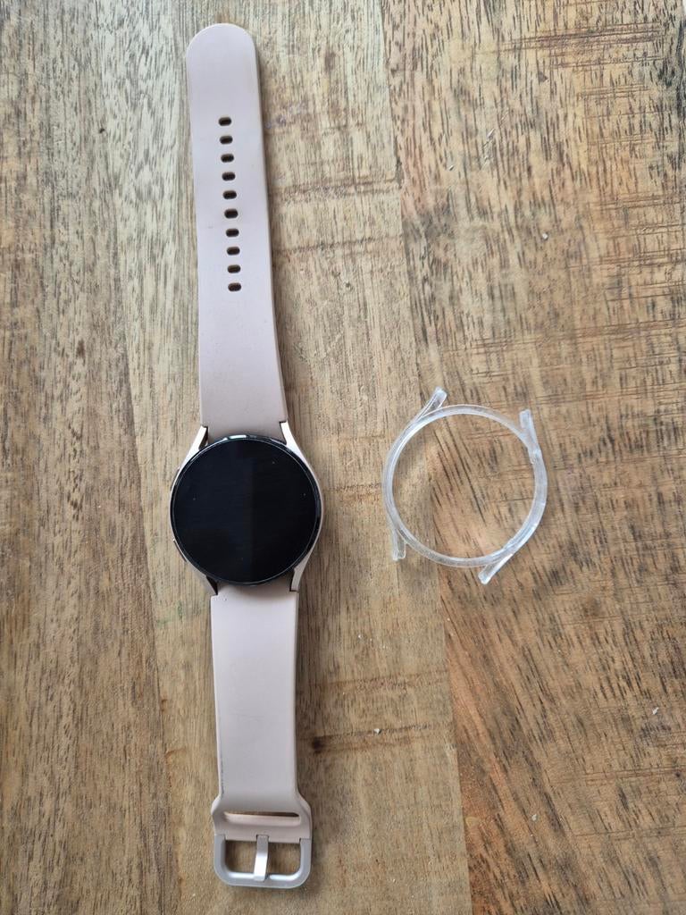 Samsung Galaxy Watch 4 - Zo goed als nieuw met extra's, Ophalen of Verzenden, Zo goed als nieuw, Samsung, Roze