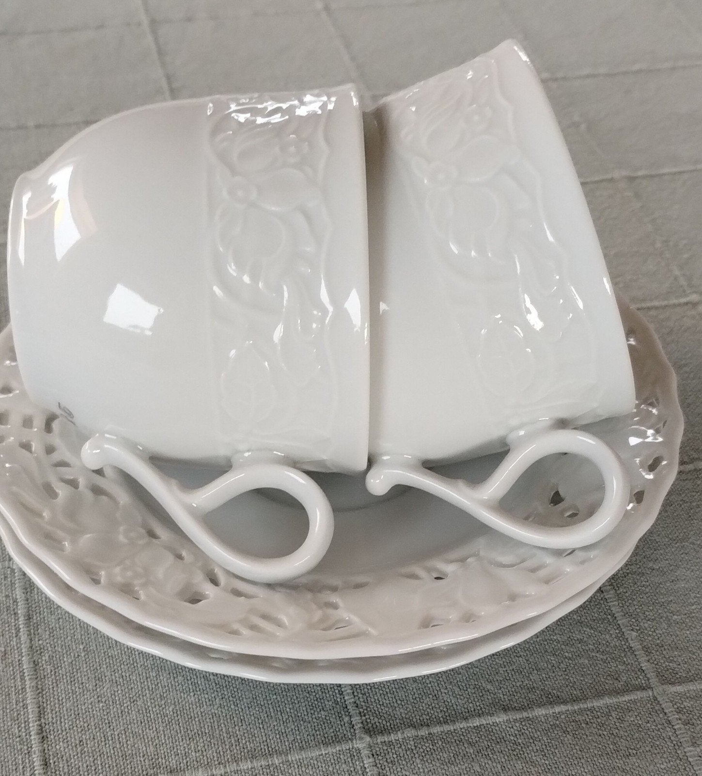 2 Douwe Egberts Ajour koffiekopjes en schotels, Huis en Inrichting, Ophalen, Nieuw, Overige stijlen, Kop(pen) en/of Schotel(s)
