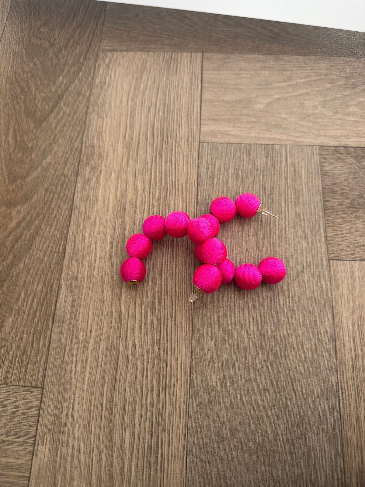 Nieuwe Roze Oorbellen met Bolletjes, Overige materialen, Hangers, Nieuw, Ophalen of Verzenden