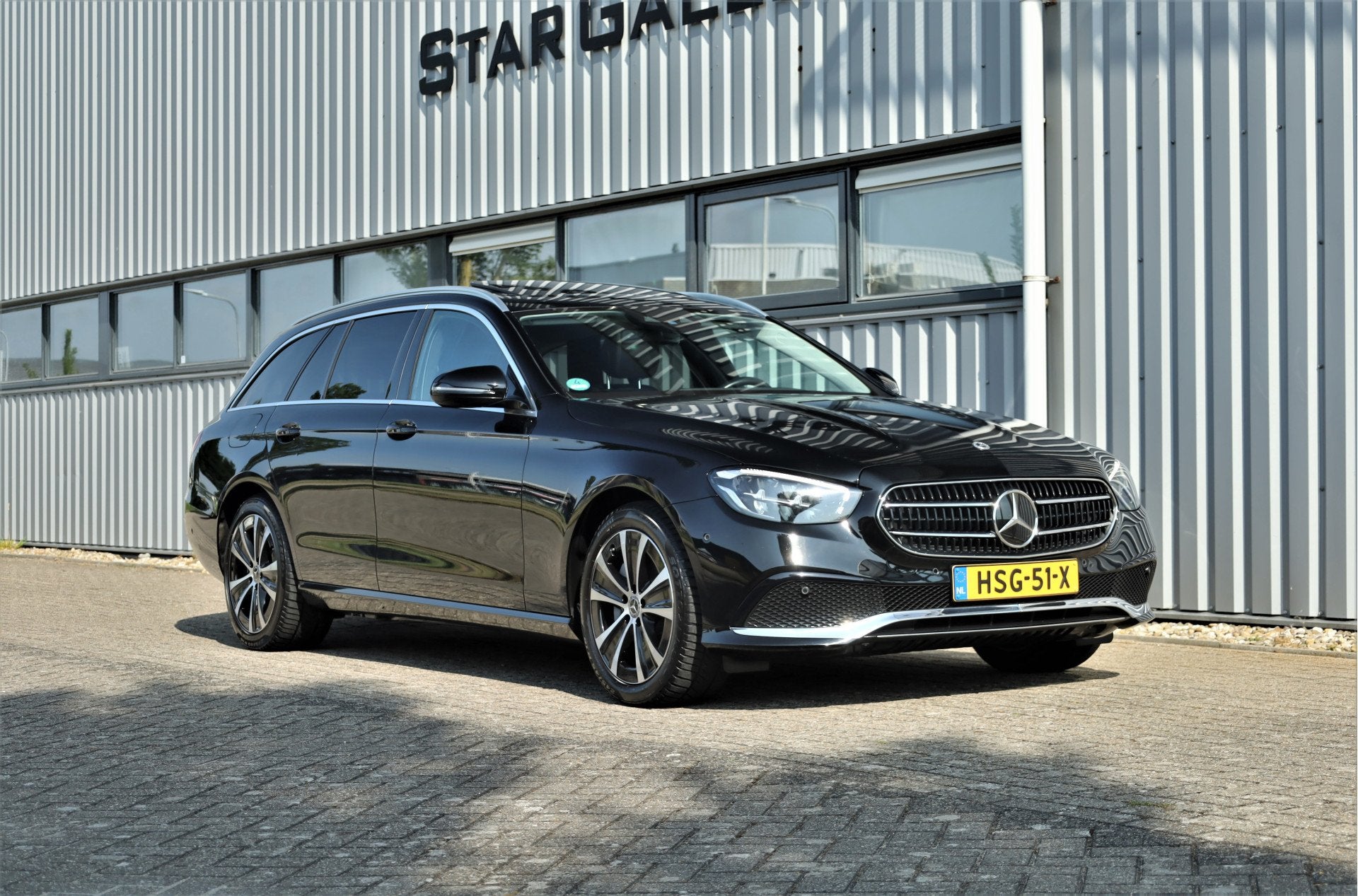 Mercedes-Benz E-Klasse Estate E 300 e Avantgarde fabrieksgar, Auto's, Achterwielaandrijving, Gebruikt, 4 cilinders, 320 pk