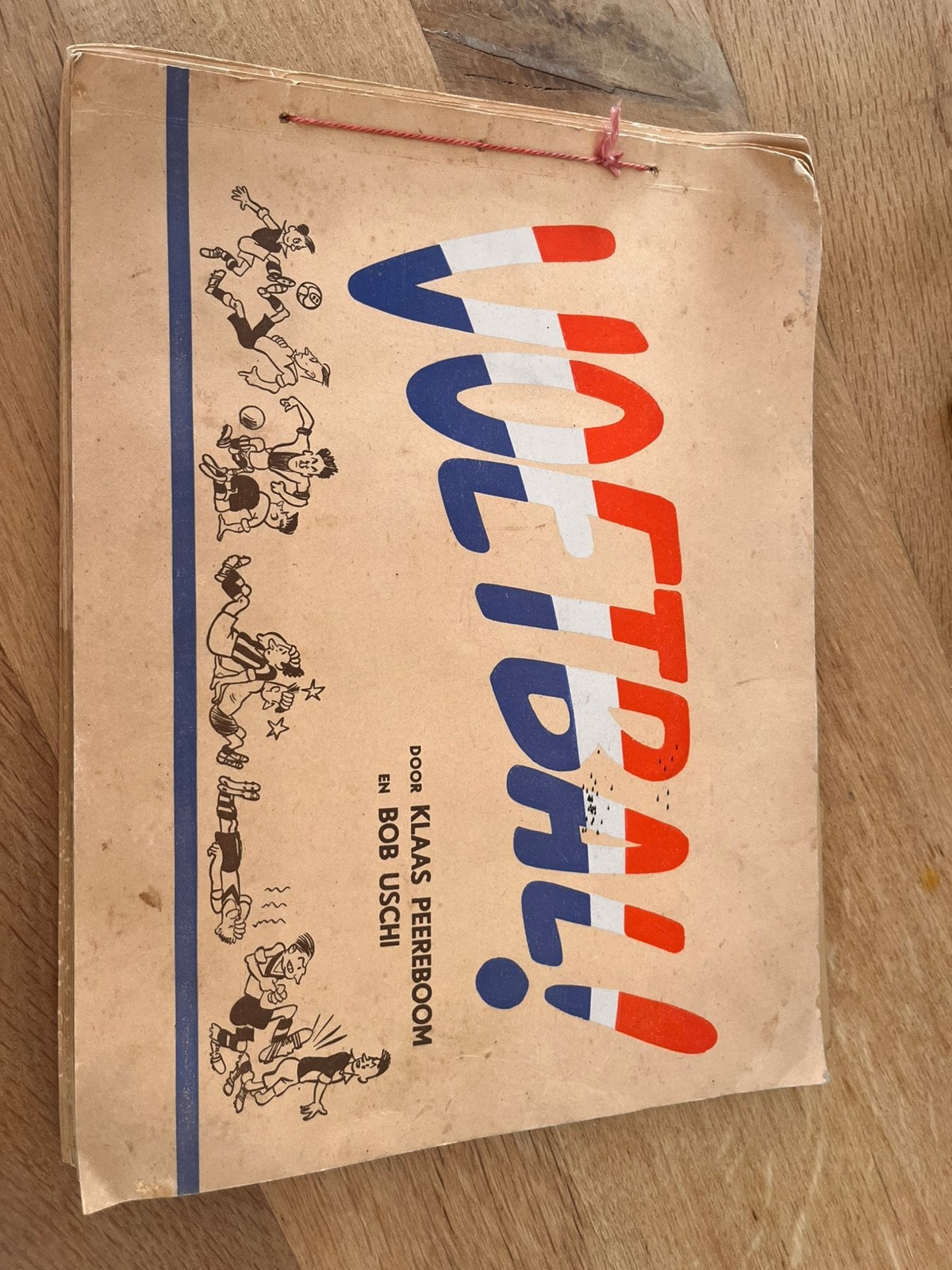 Oud Voetbal plaatjes boek, Ophalen of Verzenden, Gelezen, Balsport