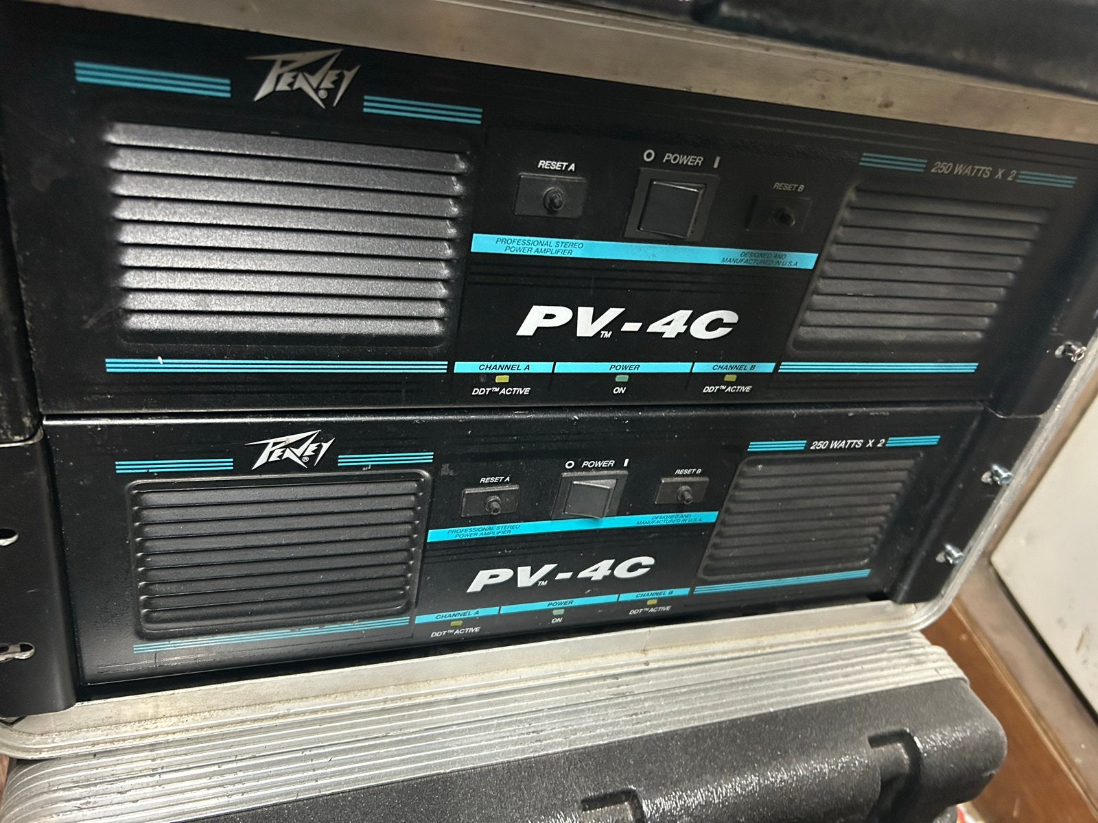 Peavey PV-4C Professionele Stereo Eindversterker (2x 250W), Audio, Tv en Foto, Ophalen, Gebruikt