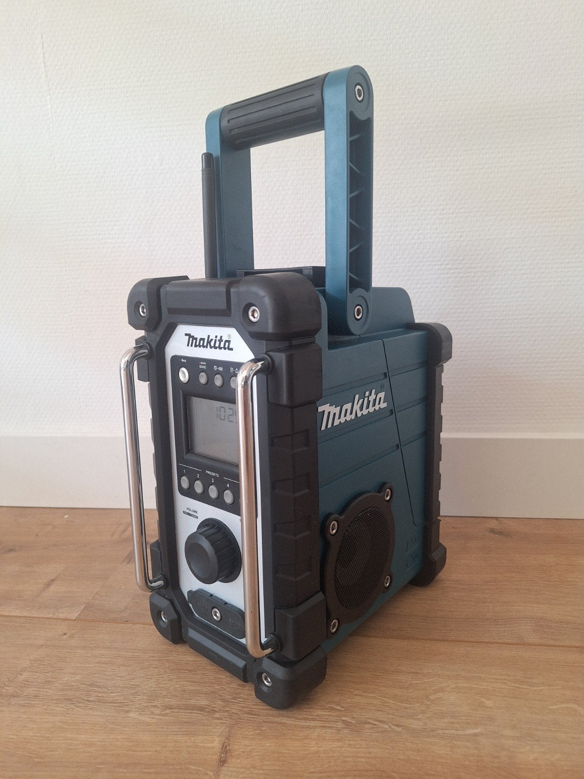 Nieuwstaat Makita DMR107 FM Bouwradio 7,2-18v, Ophalen of Verzenden, Zo goed als nieuw, Bouwradio