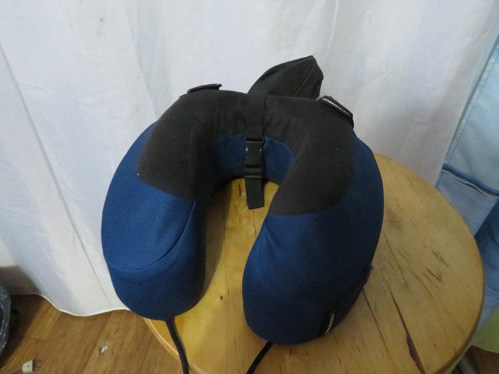 blauw zwart memory foam nekkussen evolution s3 Cabeau, Gebruikt, Blauw, Ophalen of Verzenden, Overige vormen