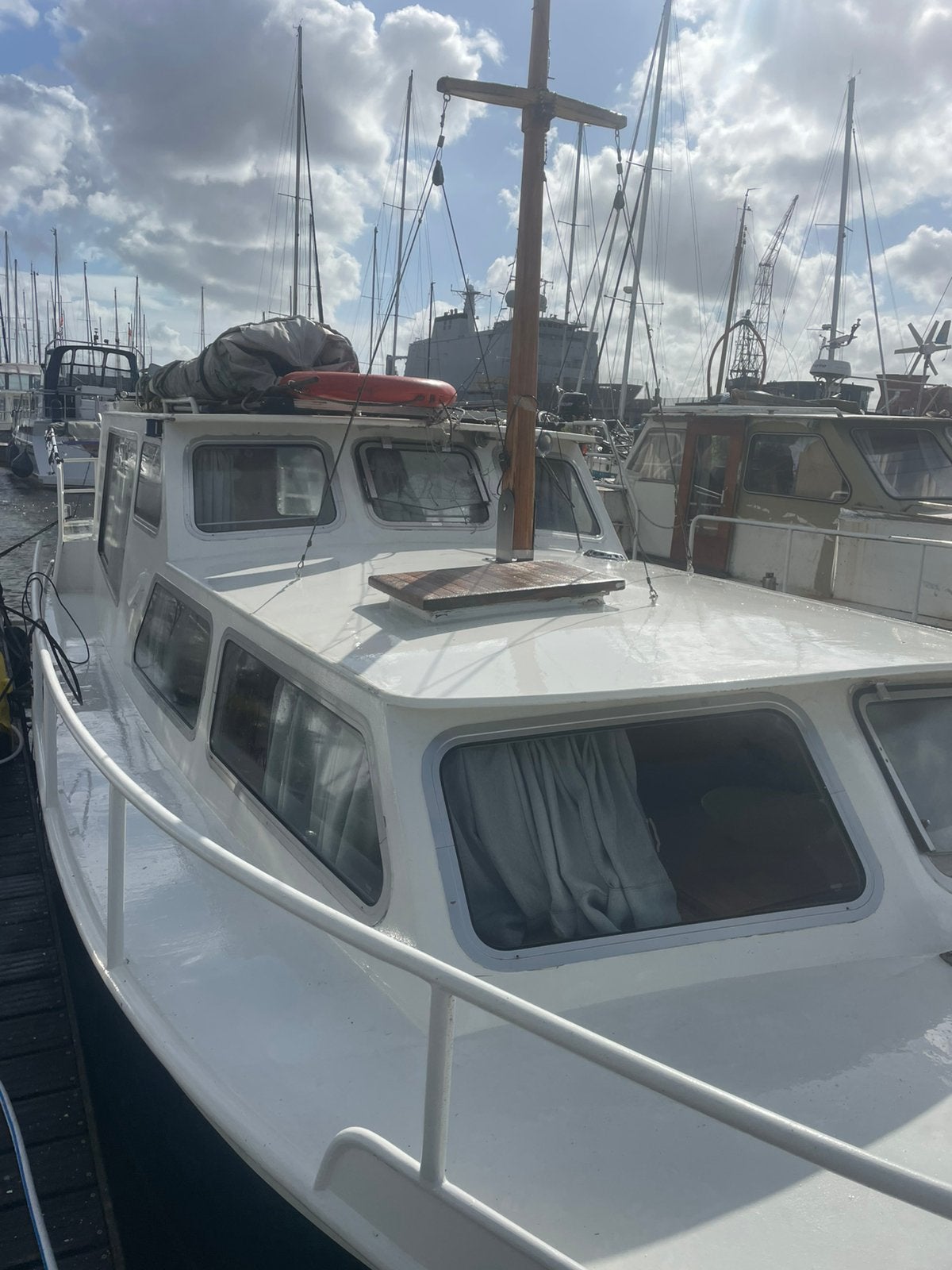 Motorkruiser staal 10 meter, Watersport en Boten, Kajuitzeilboten en Zeiljachten, Ophalen, Zo goed als nieuw, Staal, Diesel