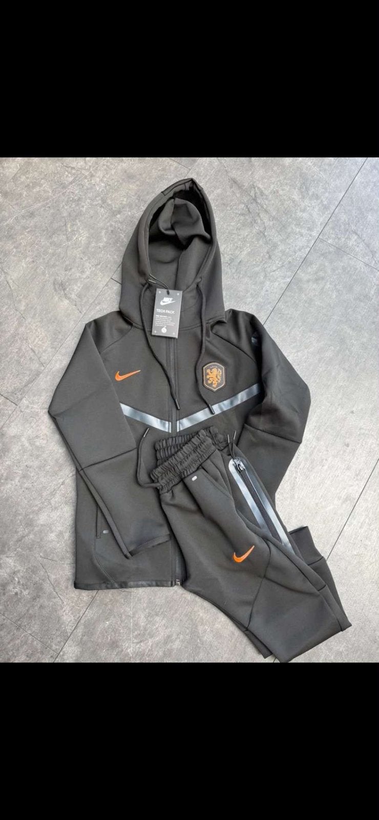 Niks tech Nederlands 11 tal pak, Kleding | Heren, Bodywarmers, Ophalen of Verzenden, Zo goed als nieuw, Maat 46 (S) of kleiner