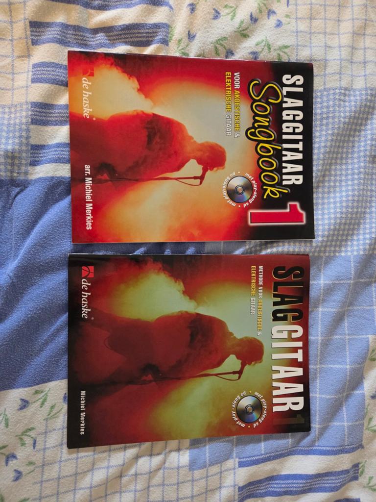 Slaggitaar Songbook 1 en slaggitaar boek, Ophalen of Verzenden, Klassieke of Spaanse gitaar