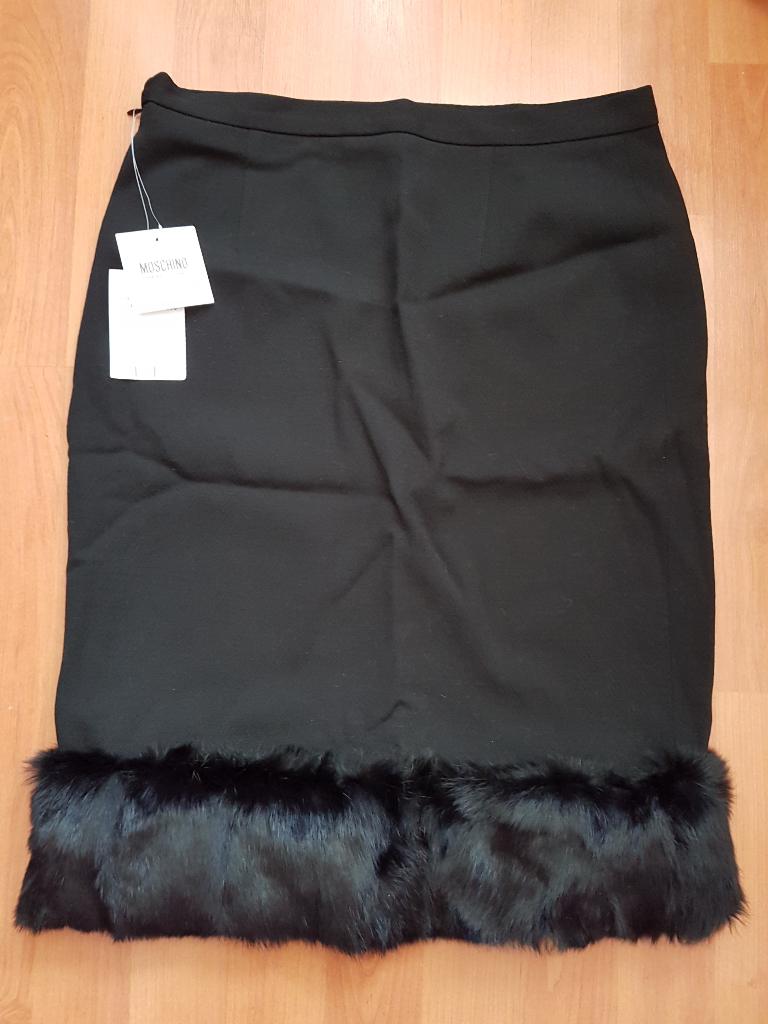 Zwarte Moschino rok afgezet met konijnenbont - IT40 NIEUW, Zwart, Nieuw, Knielengte, Maat 36 (S)