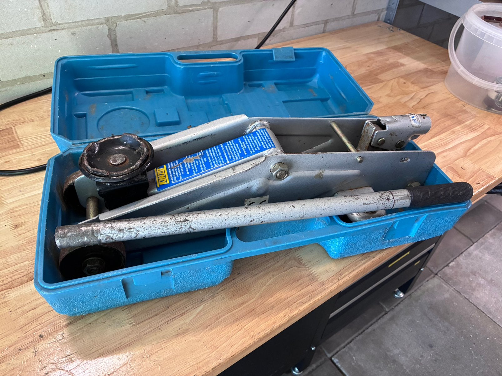 Kinzo 1500kg krik, Ophalen, Gebruikt, Hydraulisch, Garagekrik