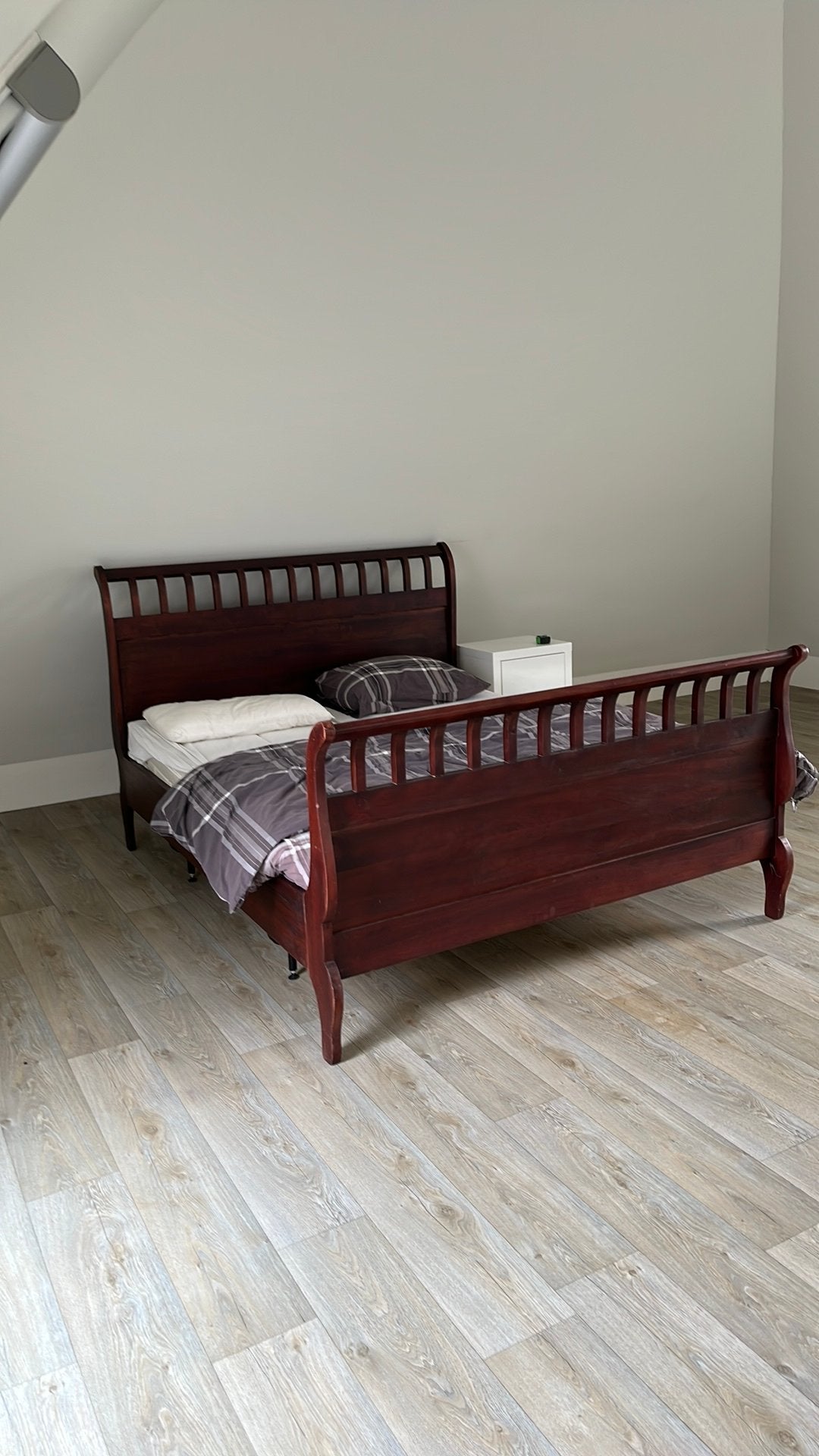 Twee persoons bed, Antiek en Kunst, Ophalen