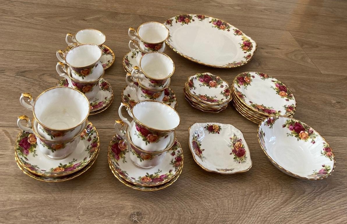 40 delige set Royal Albert "Old Country Roses" servies, Antiek en Kunst, Antiek | Servies compleet, Ophalen