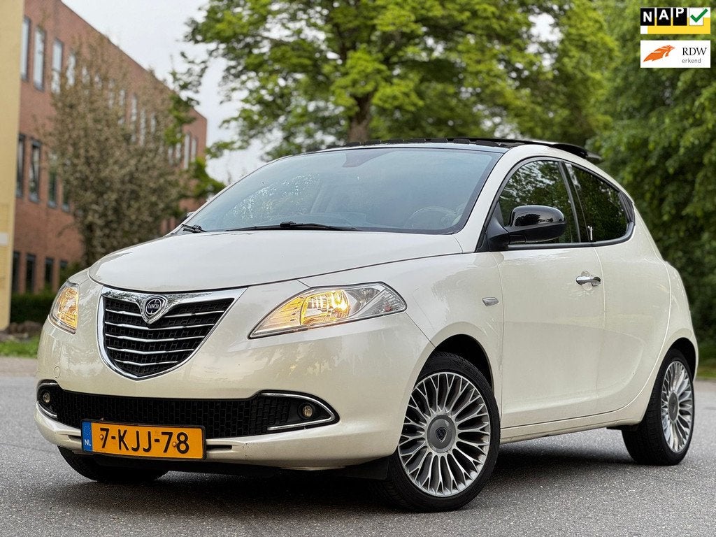 Lancia Ypsilon 0.9 TwinAir Platinum, Auto's, Lancia, Voorwielaandrijving, Euro 5, 86 pk, Wit