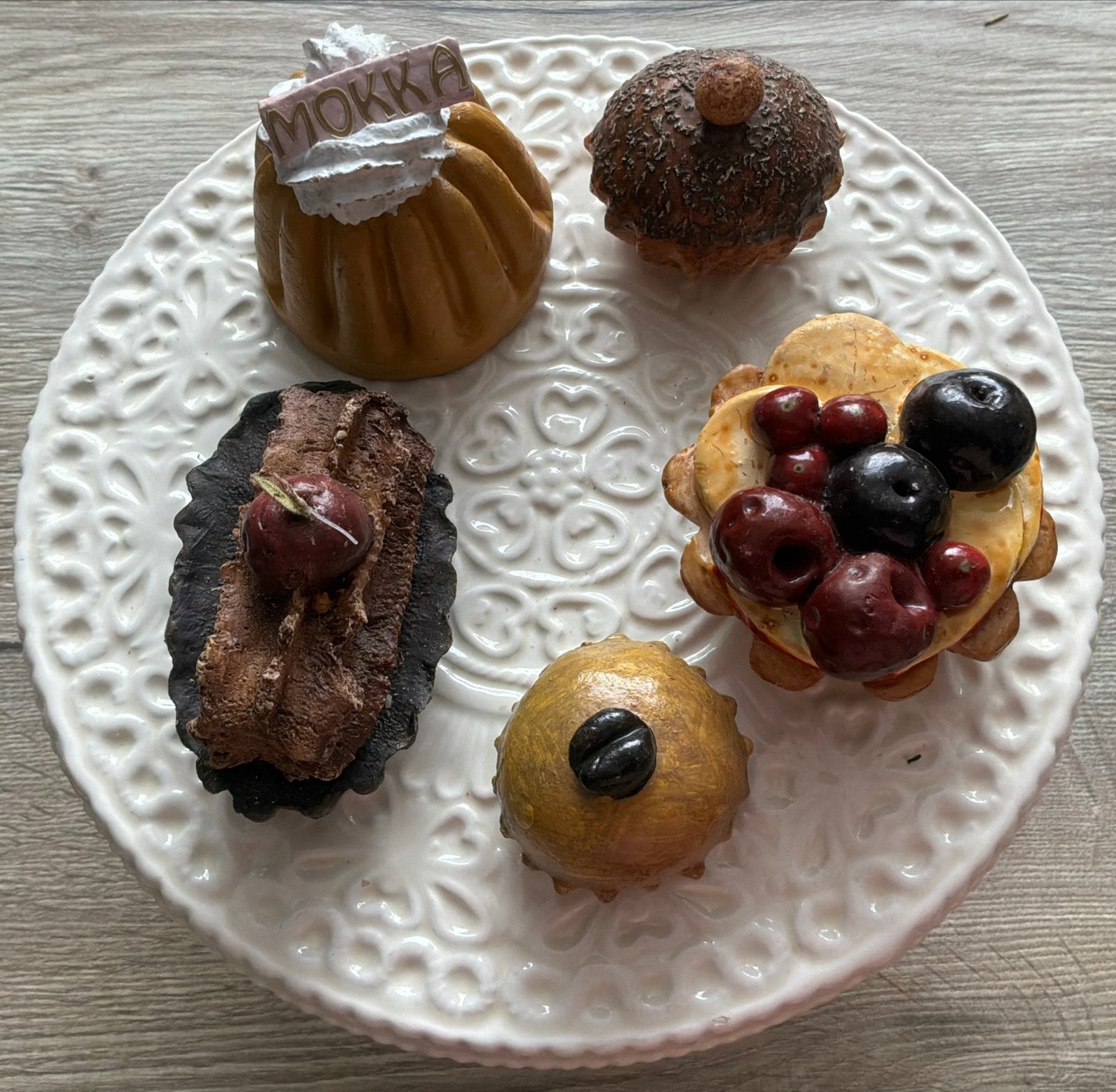 Decoratieve gebakjes set van 5 stuks van 17,50 nu 15,00❤️, Huis en Inrichting, Ophalen, Meerkleurig, Overige stijlen, Kunststof