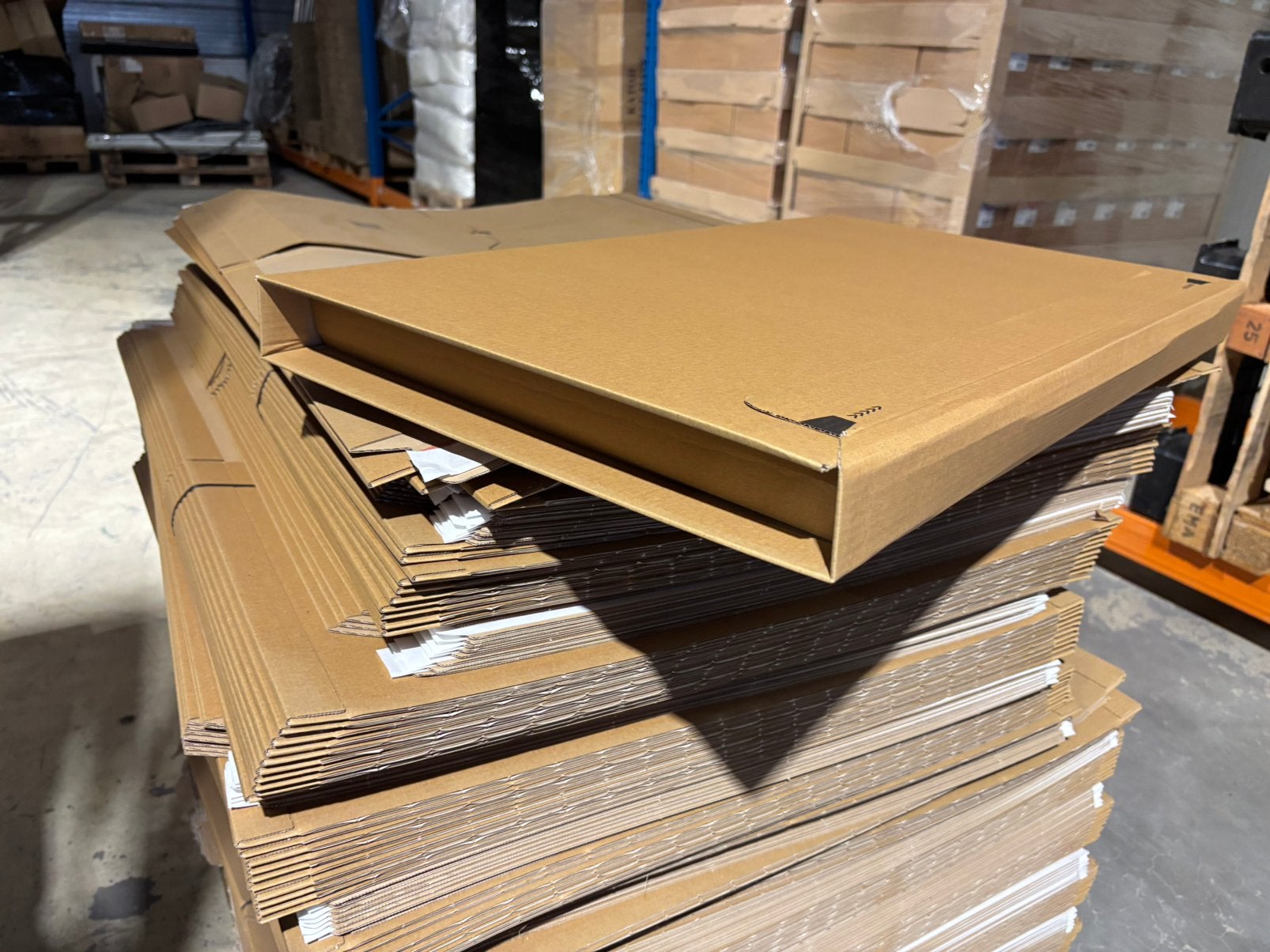 Kartonnen vouwdozen met plakstrip - 68*42*5 cm - ca. 250 st., Doe-het-zelf en Verbouw, Kratten en Dozen, Ophalen, Doos, Minder dan 35 cm