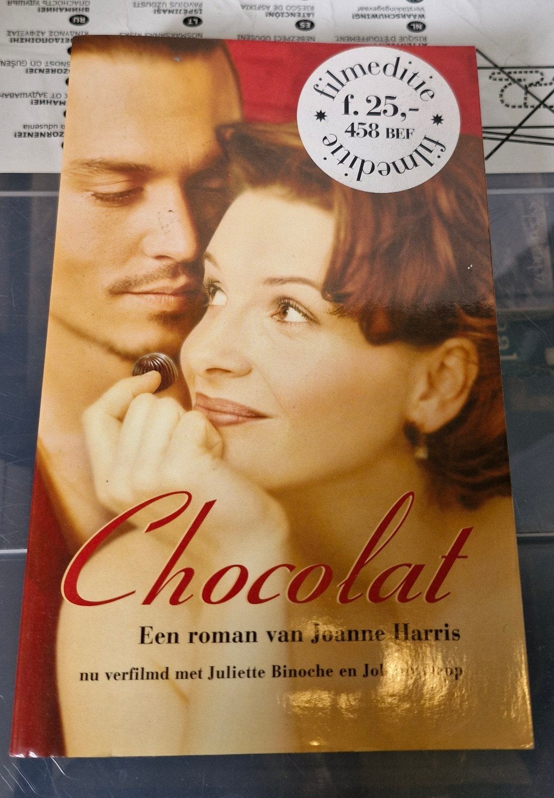 Chocolat - Een roman van Joanne Harris (filmeditie), Boeken, Ophalen of Verzenden, Zo goed als nieuw, Joanne Harris