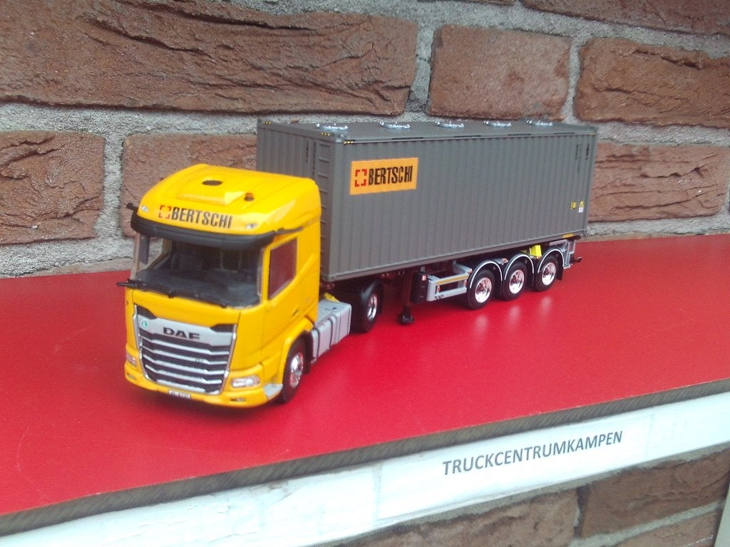 WSI  Daf  XF  met  Container  Trailer  van  Bertschi., Ophalen of Verzenden, Nieuw, Bus of Vrachtwagen, Wsi