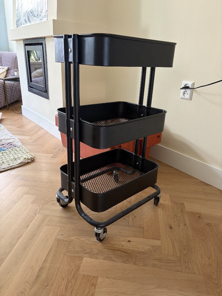 IKEA keukentrolley / roltafel / rolwagen / karretje wielen, Ophalen, Minder dan 50 cm, Zwart, Zo goed als nieuw