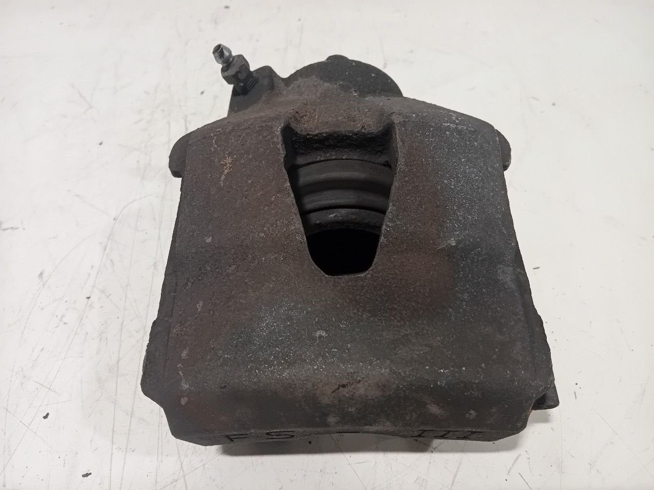 Remklauw rechts voor Volkswagen Golf, Onderdelen@venauto.nl, Van der Ven Autorecycling B.V., Gebruikt, Ettenseweg 76, 4706 PB Roosendaal, The Netherlands