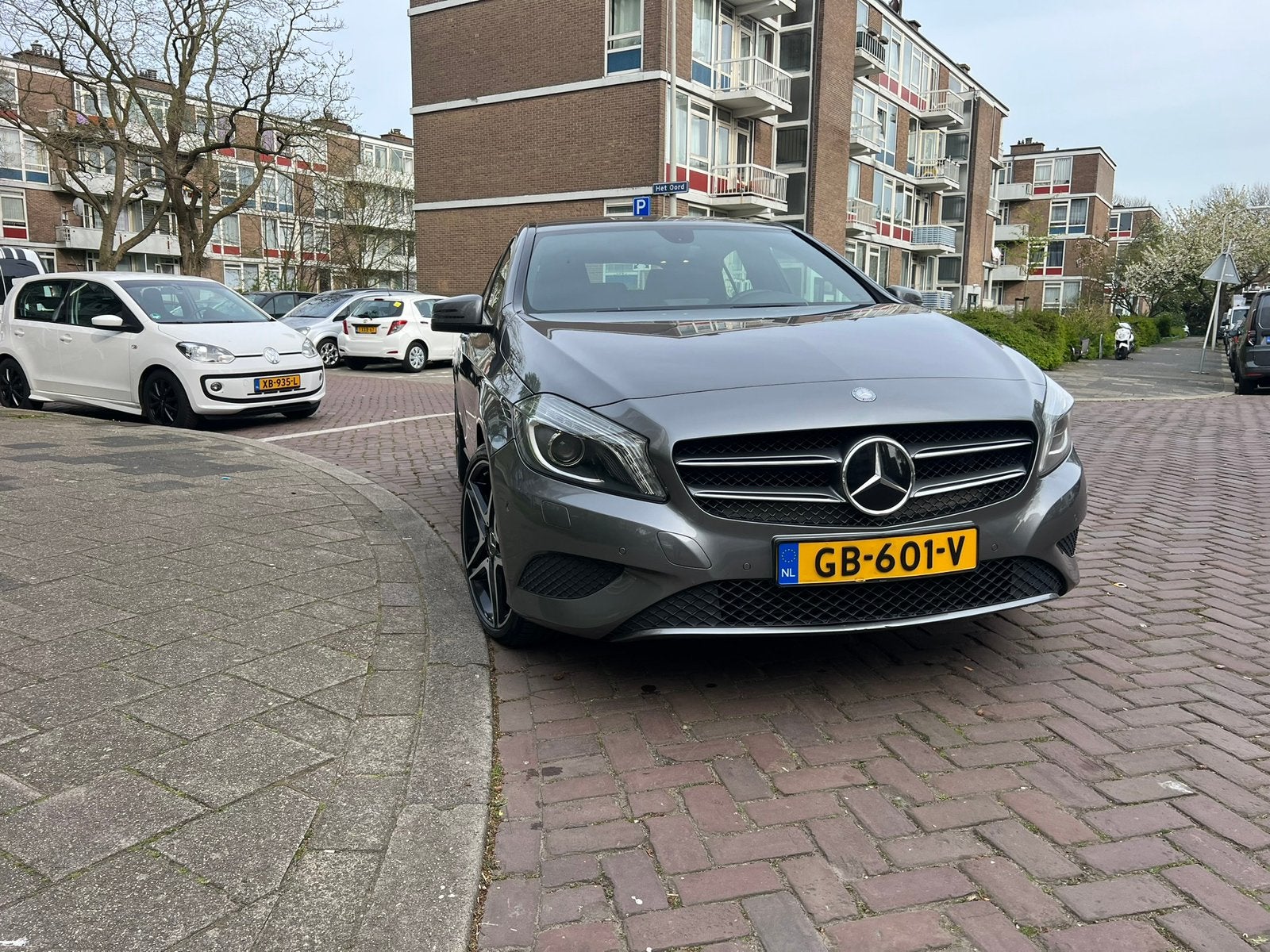 Mercedes-Benz A-Klasse 1.6 A180 Blue EFF AUT 2015 Grijs, Auto's, Automaat, Achterwielaandrijving, 4 cilinders, 122 pk