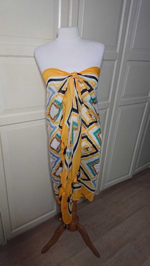 Diverse pareo sarong sauna omslagdoek extra breed geel bruin, Kleding | Dames, Ophalen of Verzenden, Zo goed als nieuw, Overige typen