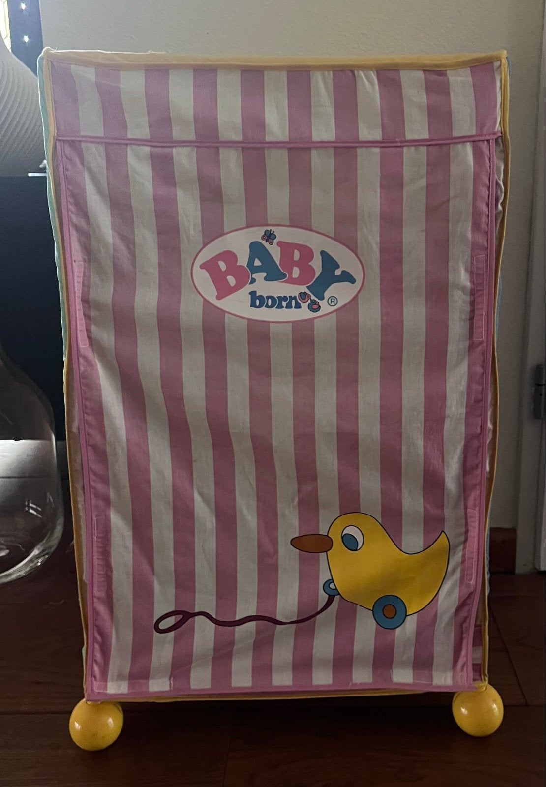 BABY born kledingkast met eendje - zo goed als nieuw, Ophalen of Verzenden, Zo goed als nieuw, Babypop