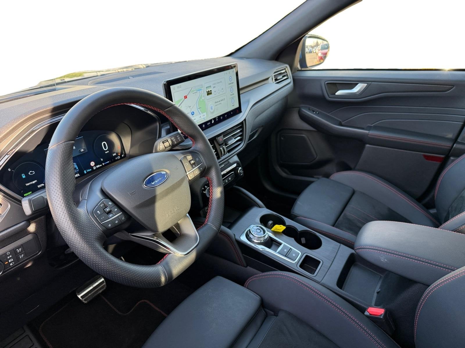 Foto 3 van Ford Kuga 2.5 PHEV ST-Line X | Winterpack | Panorama Dak | E