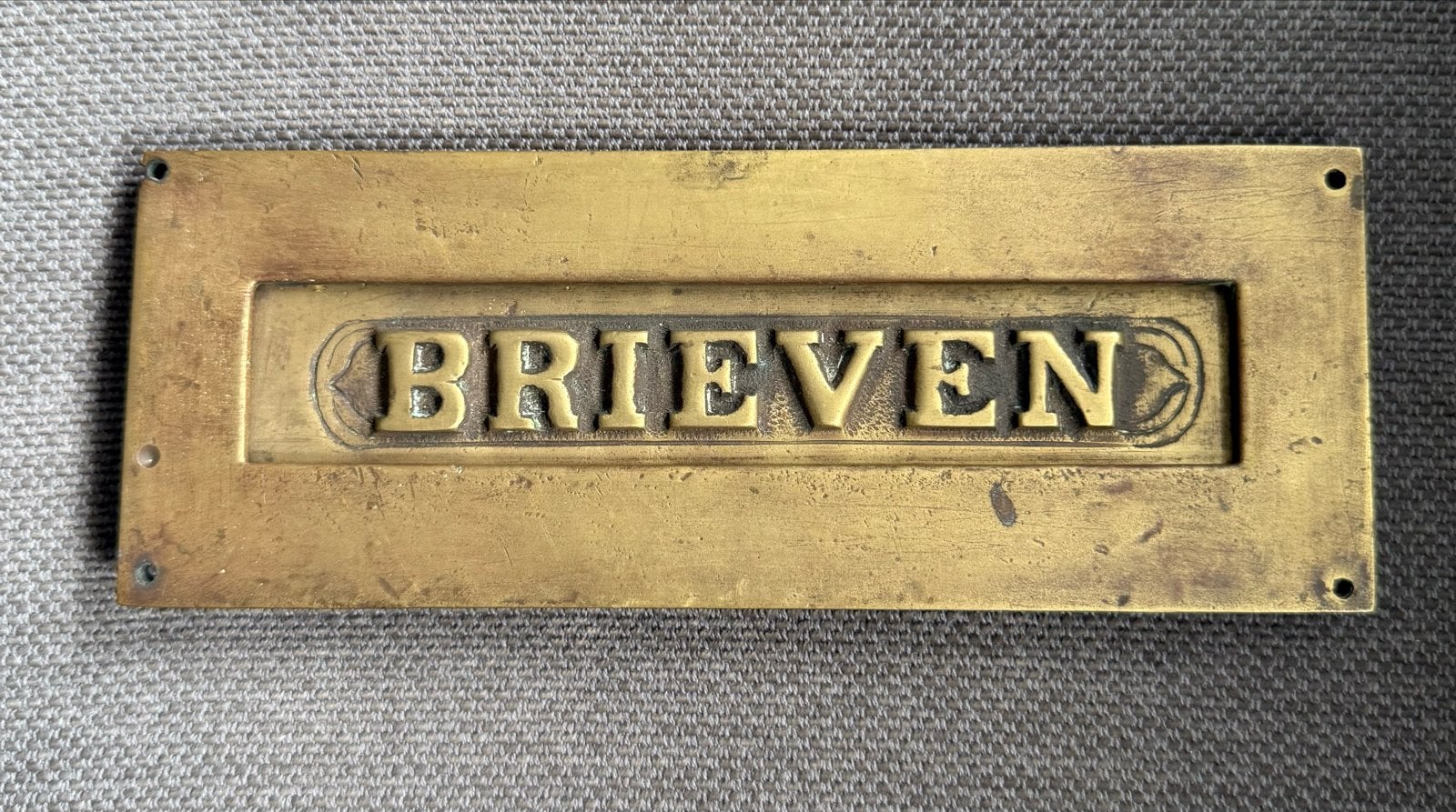 Antieke Messing Brievenbusklep met 'Brieven' in Reliëf, Antiek en Kunst, Ophalen of Verzenden, Koper