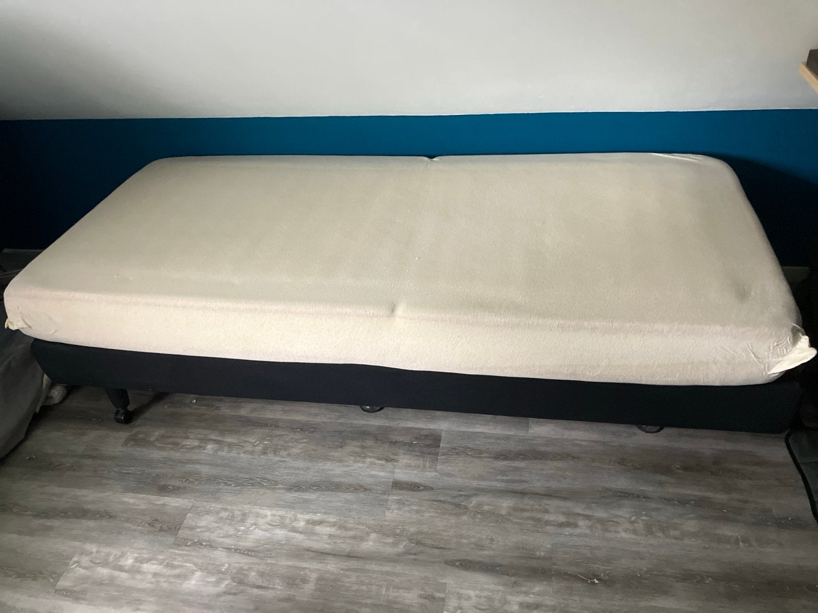 Gratis afhalen Eenpersoons boxspring met matras, 90x200 cm, Ophalen, Gebruikt, 90 cm, Zwart