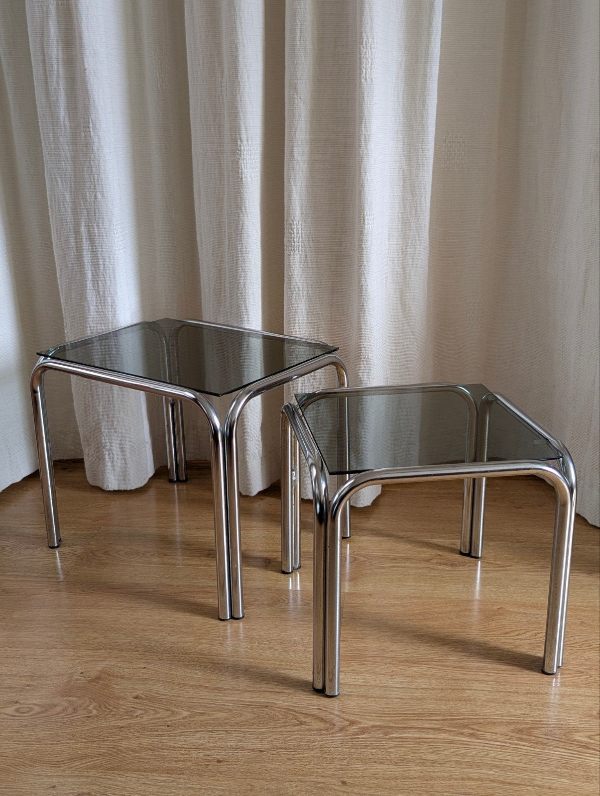 2x vintage buisframe rookglas tafeltjes, Minder dan 55 cm, Gebruikt, Rond, Glas