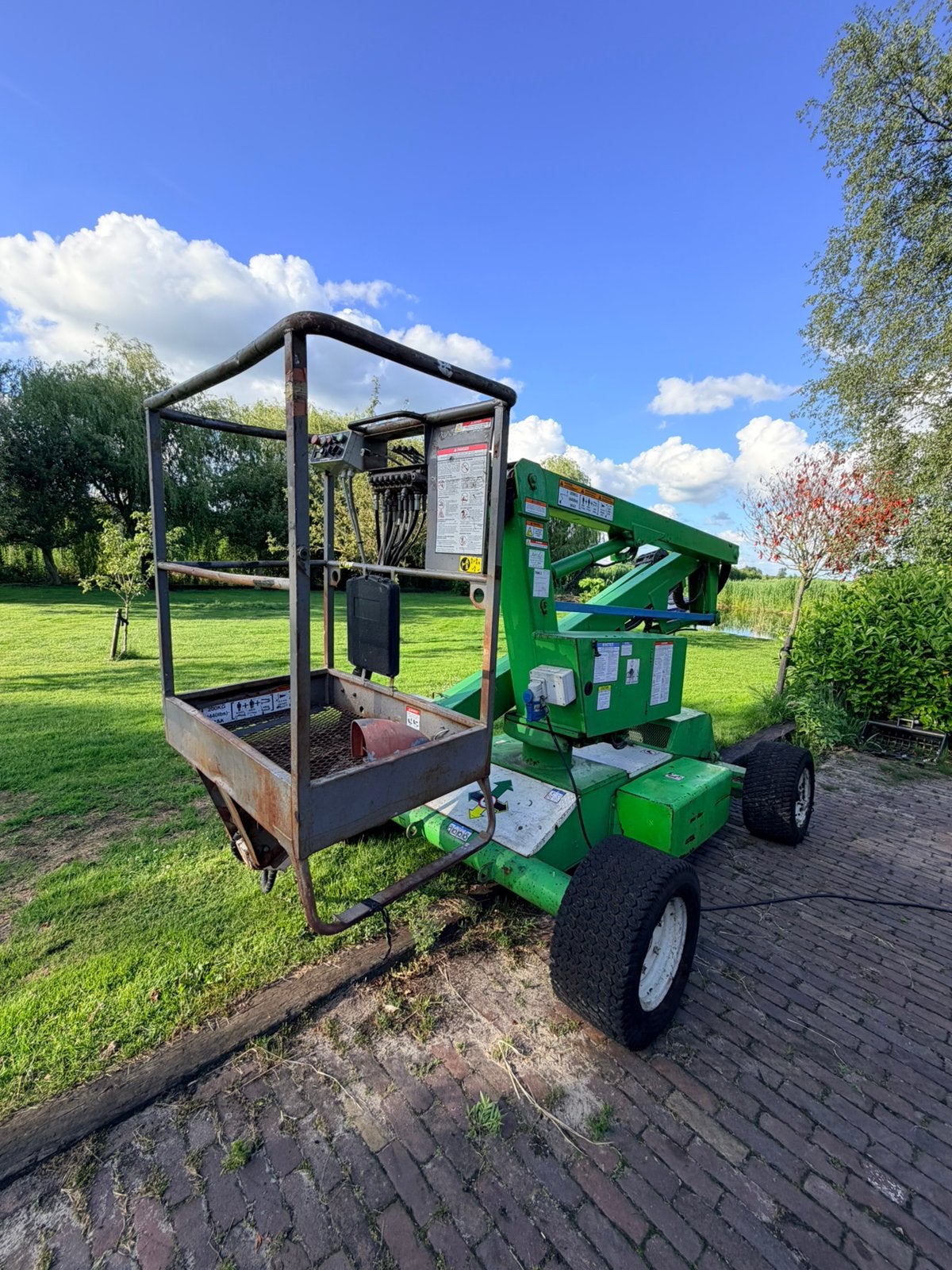Nifty lift 12 DE hybride diesel en accu spin hoogwerker mrge, Ophalen