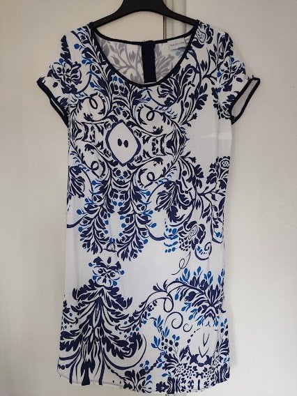 Trend One dames jurk wit / marine blauw met patroon motief, Maat 38/40 (M), Meerkleurig, Ophalen of Verzenden, Boven de knie