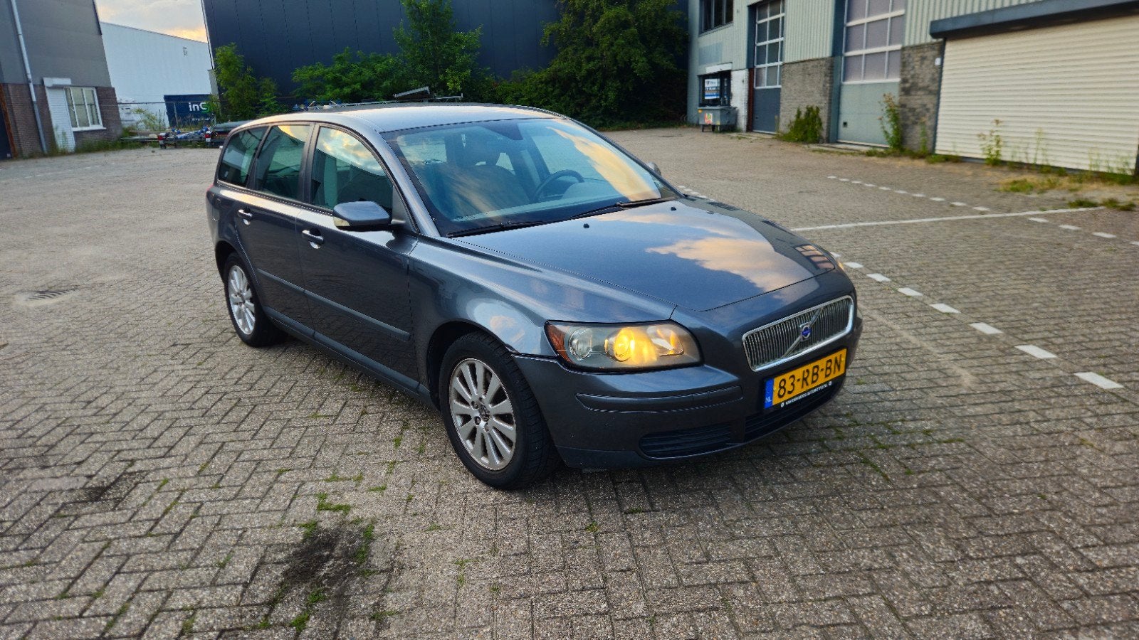 Volvo V50 2.4 140PK 2005 Grijs NIEUWE APK, Auto's, 700 kg, Origineel Nederlands, Particulier, V50