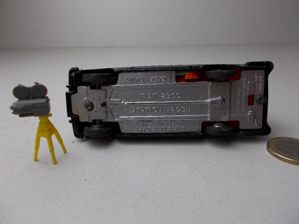1968 Dinky Toys 281 FIAT "PATHE NEWS" CAMERA CAR Igst! (-C-), Ophalen of Verzenden, Zo goed als nieuw, Auto, Dinky Toys